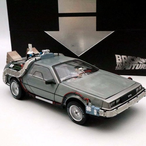 HotWheels 1/18 Back To The Future Time Machine Delorean BLY44 WITH LIGHT & SOUND - Picture 2 of 11