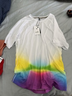 Soar Running Shirt Womens LARGE White Rainbow Short Sleeve Crew Neck T Shirt NWT