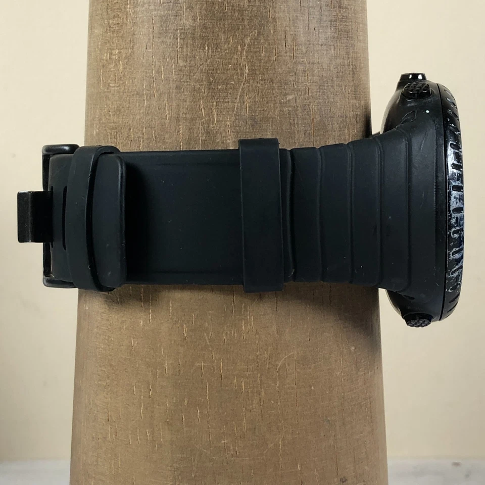 Suunto Core Alpha Stealth Men Multifunction Rubber Quartz Digital Watch 7 3/4" - image 3 of 4