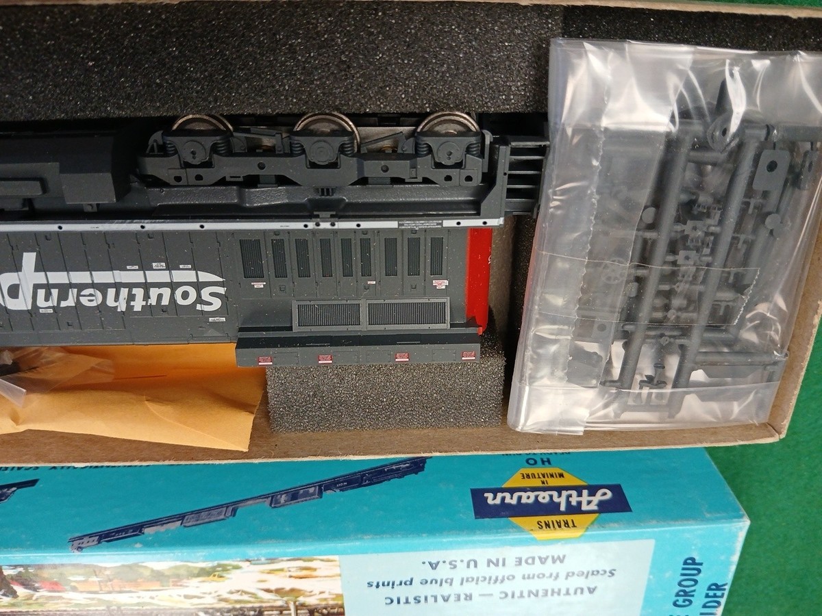 Athearn 4906 HO Southern Pacific 8125 C44-9w SP for sale online | eBay