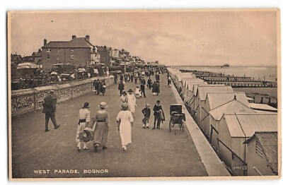 West Parade Bognor Regis Strandhütten Familien Flanieren 20er Jahre Postkarte