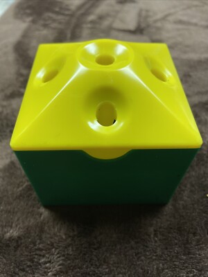 Crayola Crayon Sharpener Five Holes Yellow & Green 2006 Binney &Smith, Inc Used