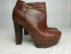 zip up heeled boots