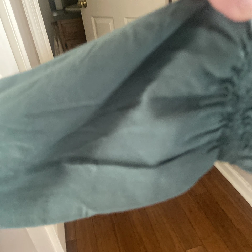 Uma linda blusa pulôver feminina tamanho X-Grande feita de veludo - Imagem 4 de 4