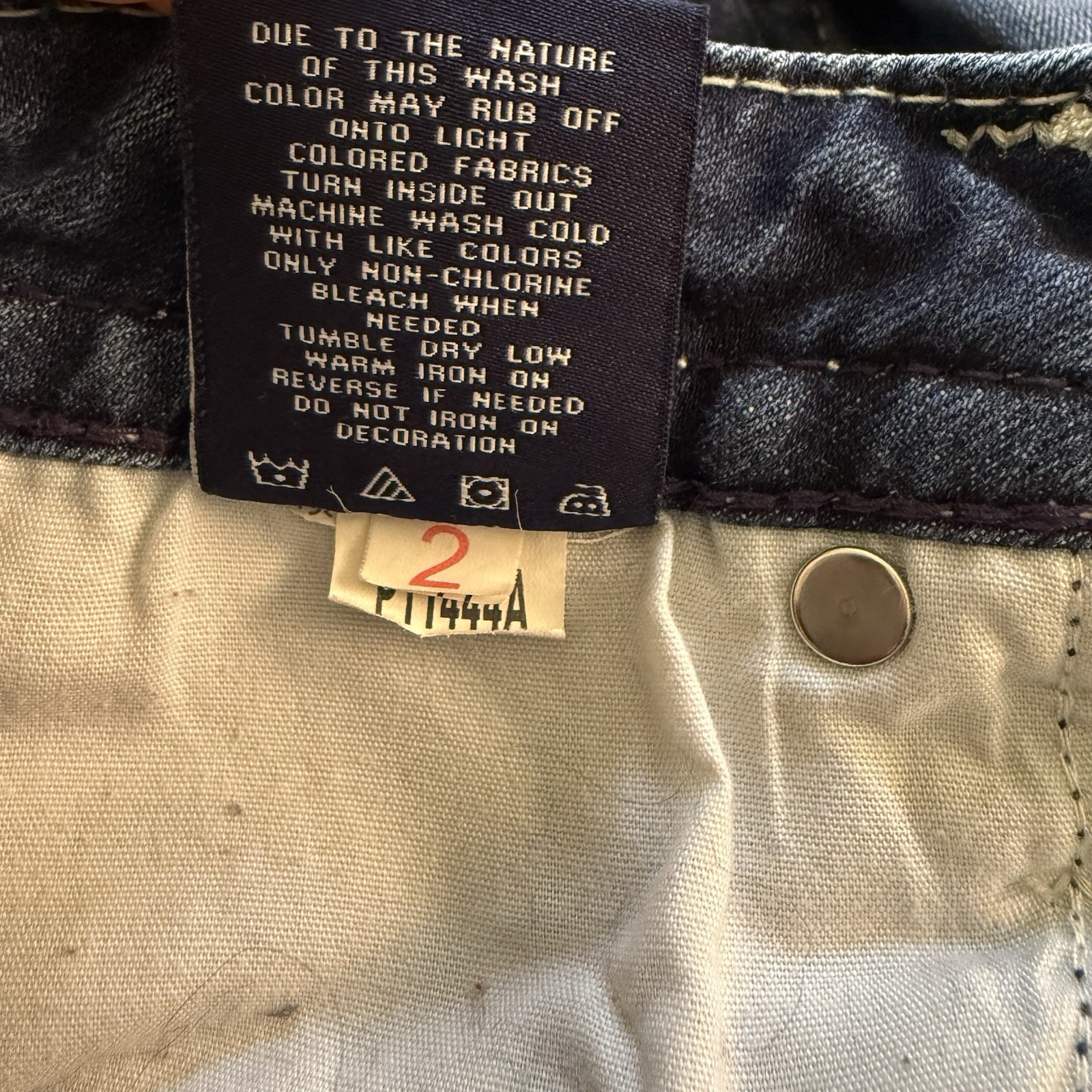 VIGOSS Heritage Fit Embellished Studded Cut-Off Capri Jeans Women’s Size 2