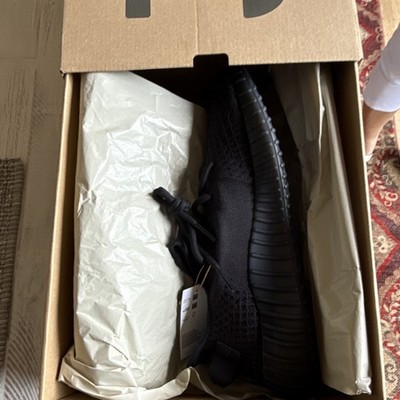 adidas Yeezy Boost 350 V2 Onyx Men s Low Top Lace-Up Sneakers HQ4540 2022
