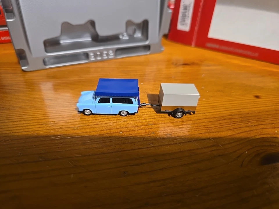 Herpa 024280 1:87/H0 Trabant 601 Uni. Con Rimorchio - Immagine 4 di 4