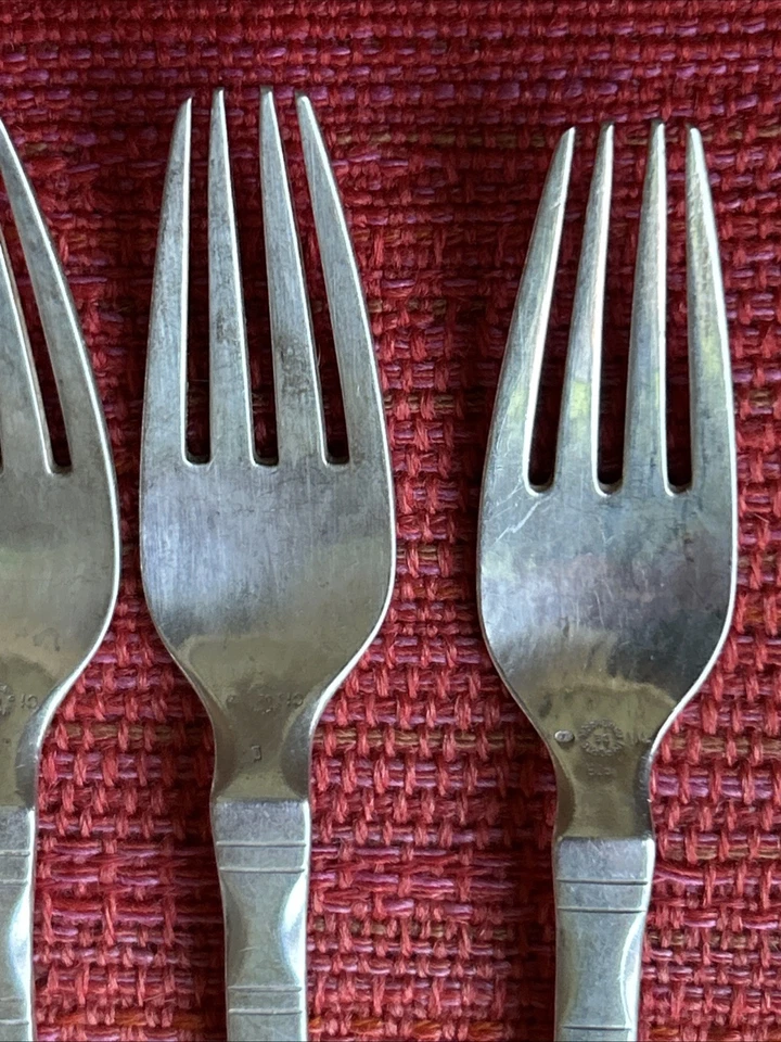 Набор из 4 старых континентальных вилок из чистого серебра Mark Georg Jensen 6-3/4 дюйма - Изображение 4 из 4
