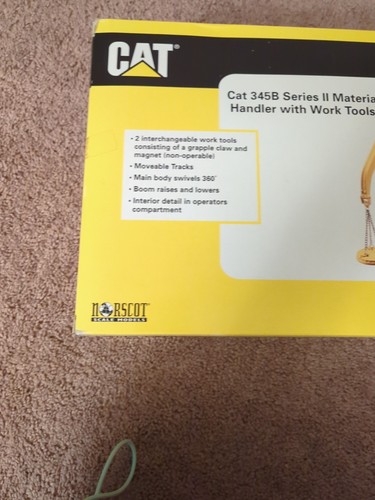 CAT 345B Series II Material Handler with Work Tools 1:50 scale - Picture 7 of 12