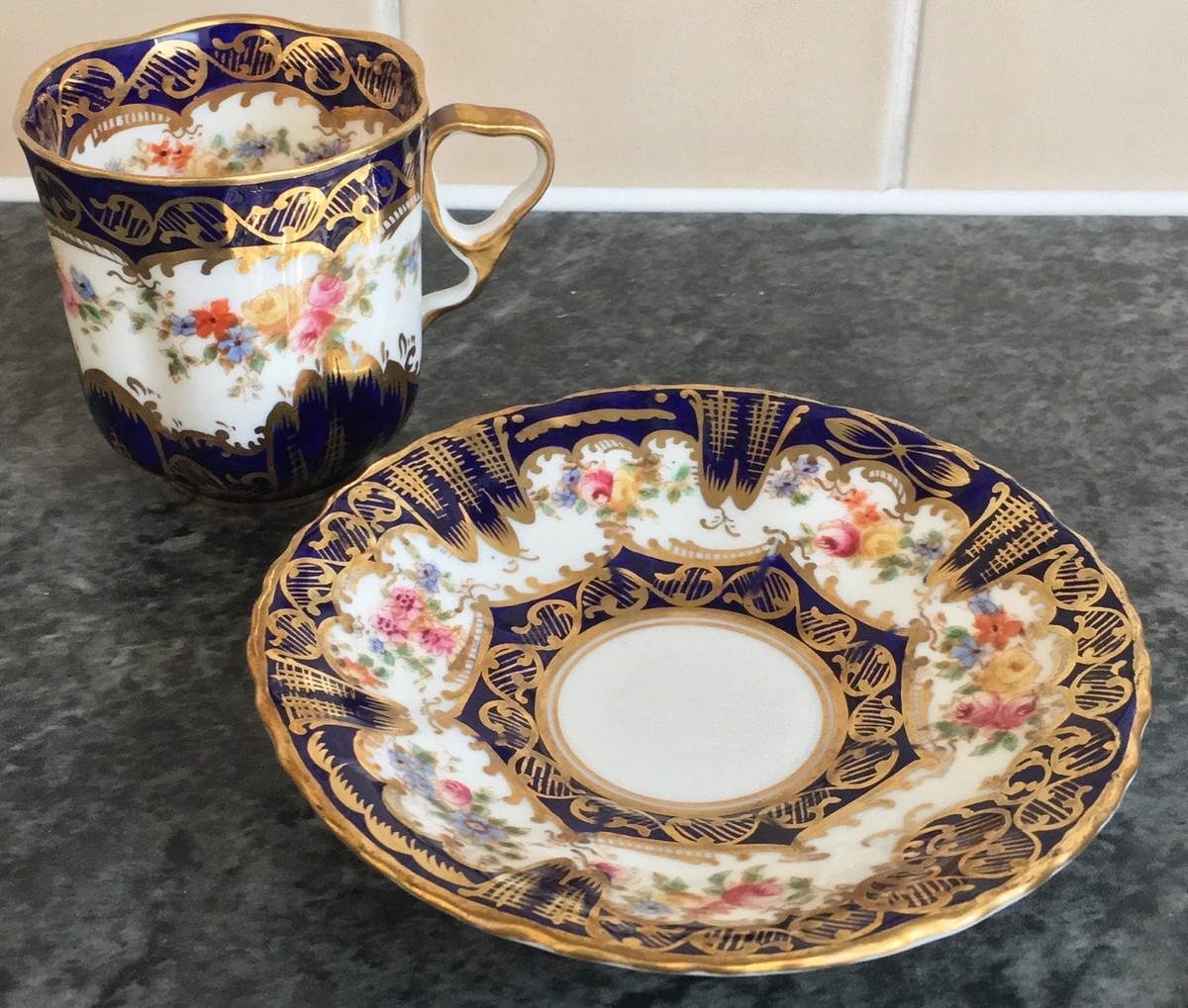 CROWN staffordshire 陶器　England Antique Elegant Handpainted Crown Staffordshire Crs119