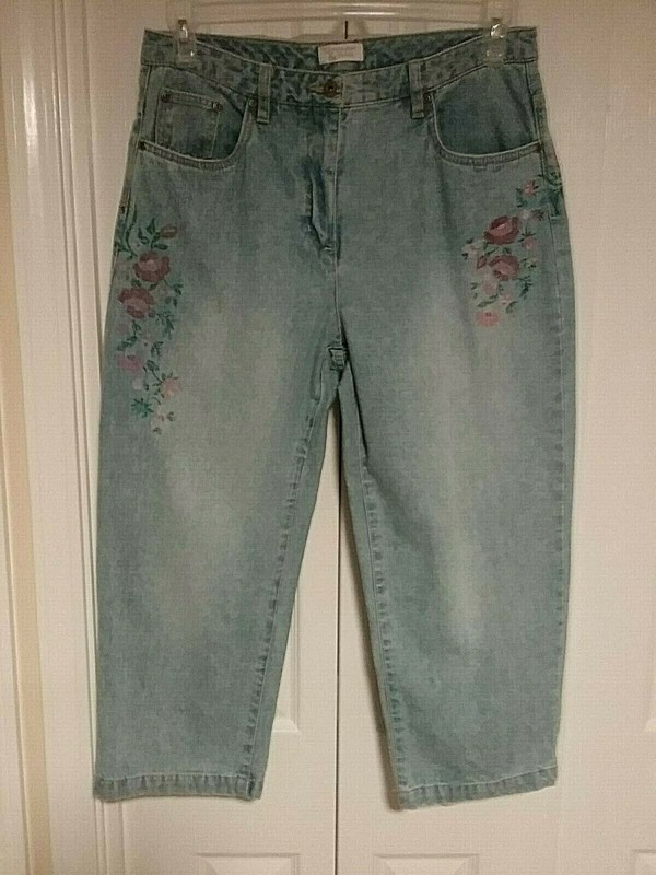 Christopher & Banks Misses Denim Capris     Size 10    Printed Designs  (GT007K)