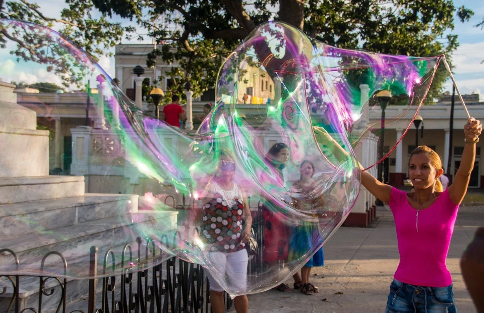 RIESEN-SEIFENBLASEN 2 x 5 liter = 10 liter Flüssigkeit Zauberpulver Berlin Spass - Bild 3 von 4