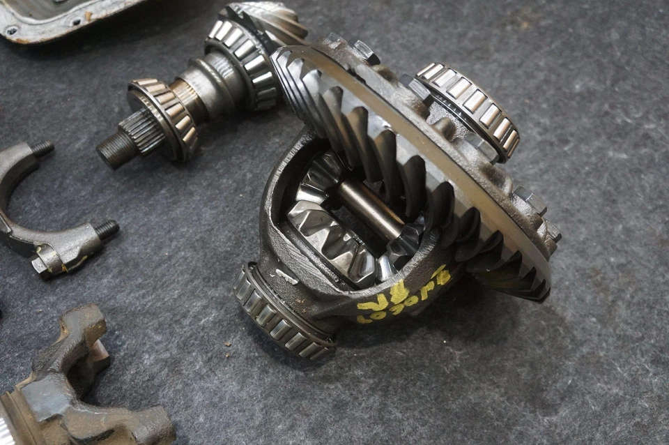 后差速小齿轮组带盖 HC3Z4209F 福特 F350 Super Duty 17-22 — 第 3/4 张图片