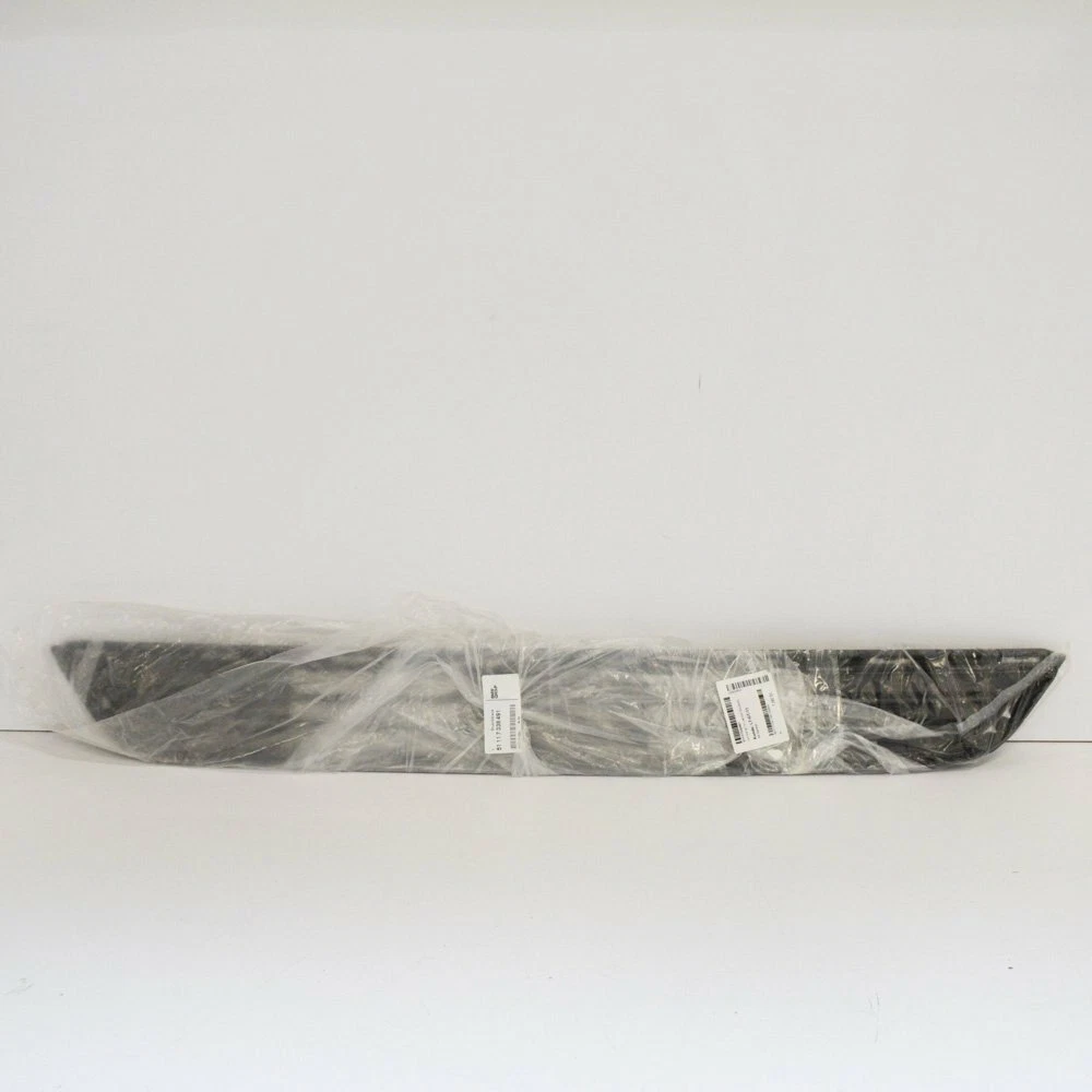 BMW X3 F25 VORNE MITTE LOWER TEILWEISE GESCHLOSSEN GRILLE 