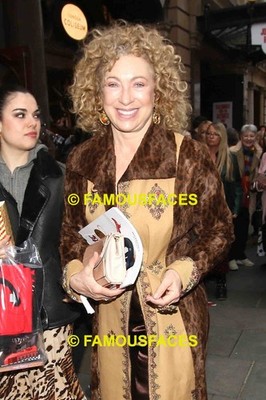 ALEX KINGSTON  ORIGINAL RARE PRESS PHOTO 9'' X 6'' IN SIZE NO15349