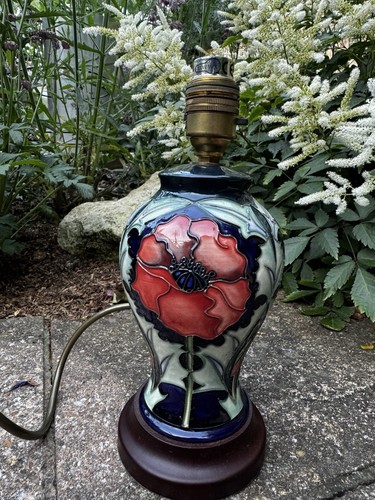 Moorcroft Poppy table lamp by Rachel Bishop) - Picture 3 of 5