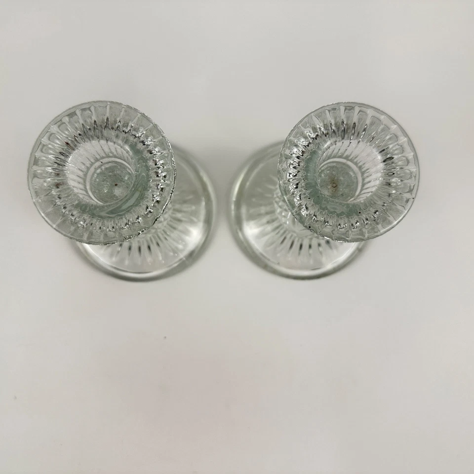 Par de Candelabros Cónicos de Vidrio Prensado Transparente Vintage Patrón Acanalado Decoración Foto 3 de 4