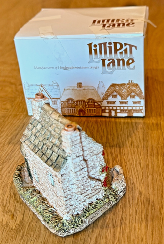 HOLLY COTTAGE Casa Roja de Colección con Árbol Figura Coleccionable con Caja LILLIPUT LANE - Imagen 7 de 15