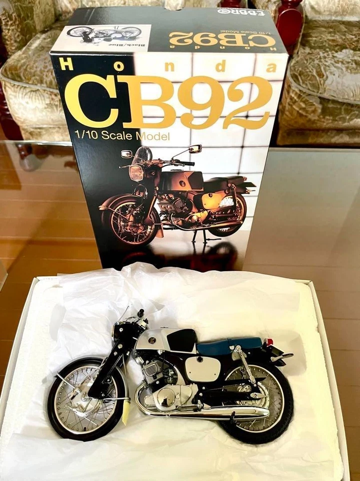 Moto pressofusa telaio nero EBBRO 1/10 Honda CB92 rara fuori produzione - Immagine 4 di 4