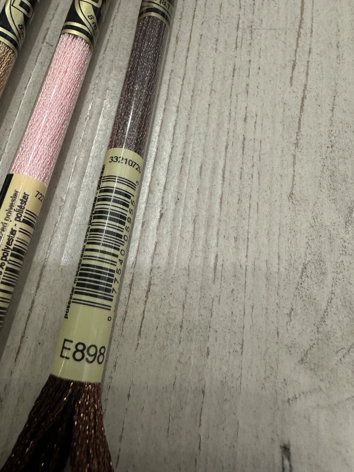 DMC Mouline Efectos de Luz Hilo de Bordar Metálico Poliéster 4 Madejas Foto 2 de 4