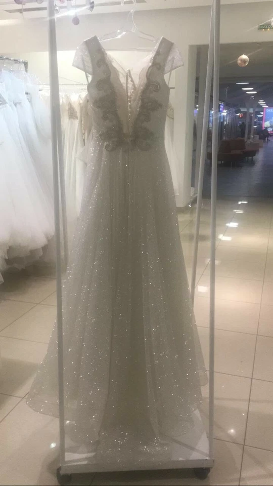 Abito da Sposa Eugene usato provenienza San PietroBurgo   - Immagine 2 di 2