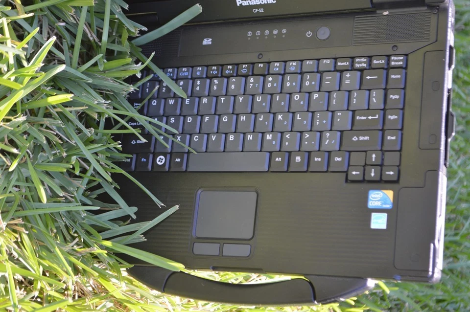 Panasonic Toughbook CF-52. Intel Core i5 - M520 @ 2,40 GHz. 6 GB. 1 TB. DVDRW. Foto 3 de 4