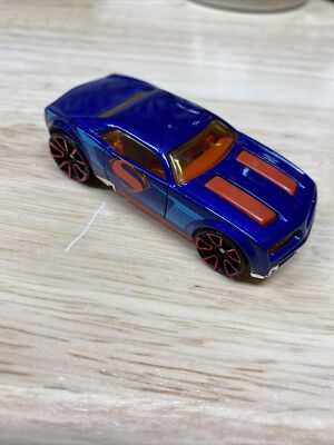 2014 Hot Wheels Justice League SUPERMAN Bully Goat - Loose