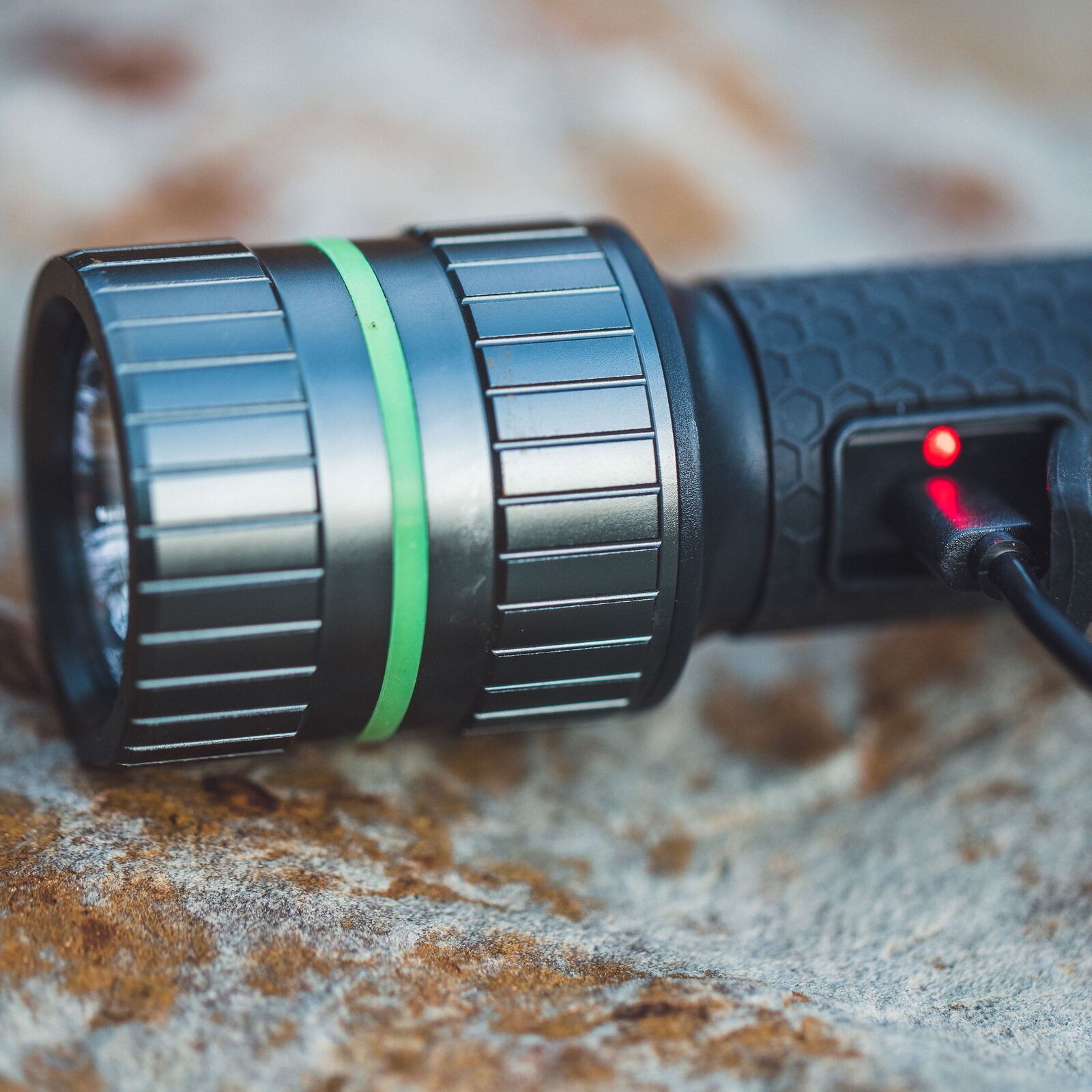 Swiss Tech 1000 Lumen LED Rechargeable Combo Flashlight, IPX4 Weatherproof