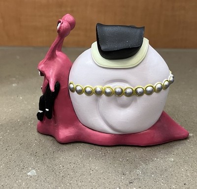 One Piece transponder snail den den mushi Black Beard Marshall