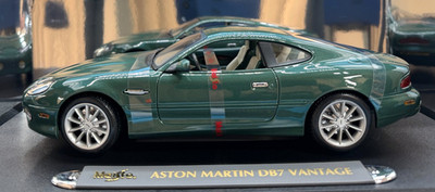NEW Maisto Premier Edition Aston Martin DB7 Vantage 1:18 Scale Green Model Car