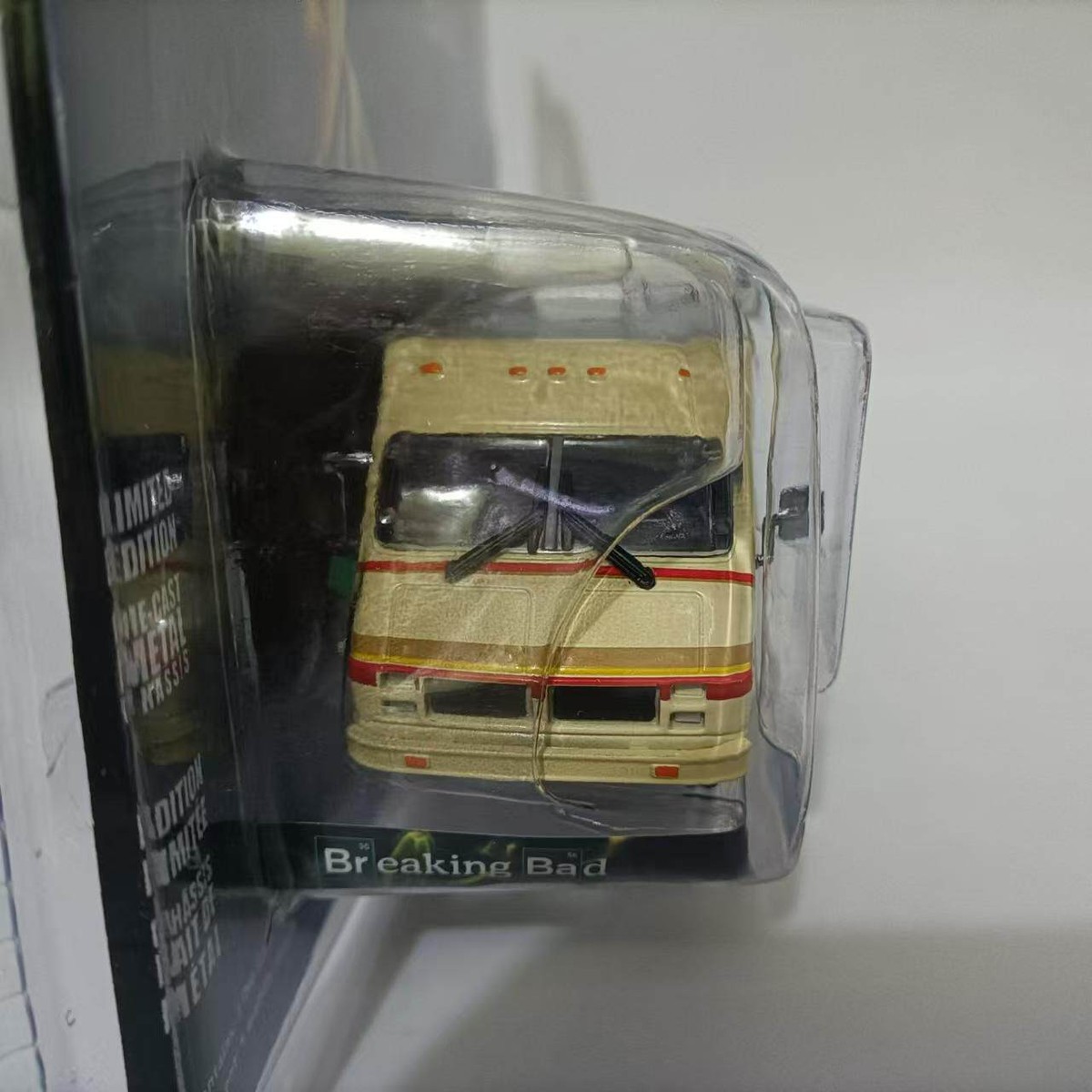 1/64 GreenLight 1986 Fleetwood Bou Breaking Bad Bus Simulation