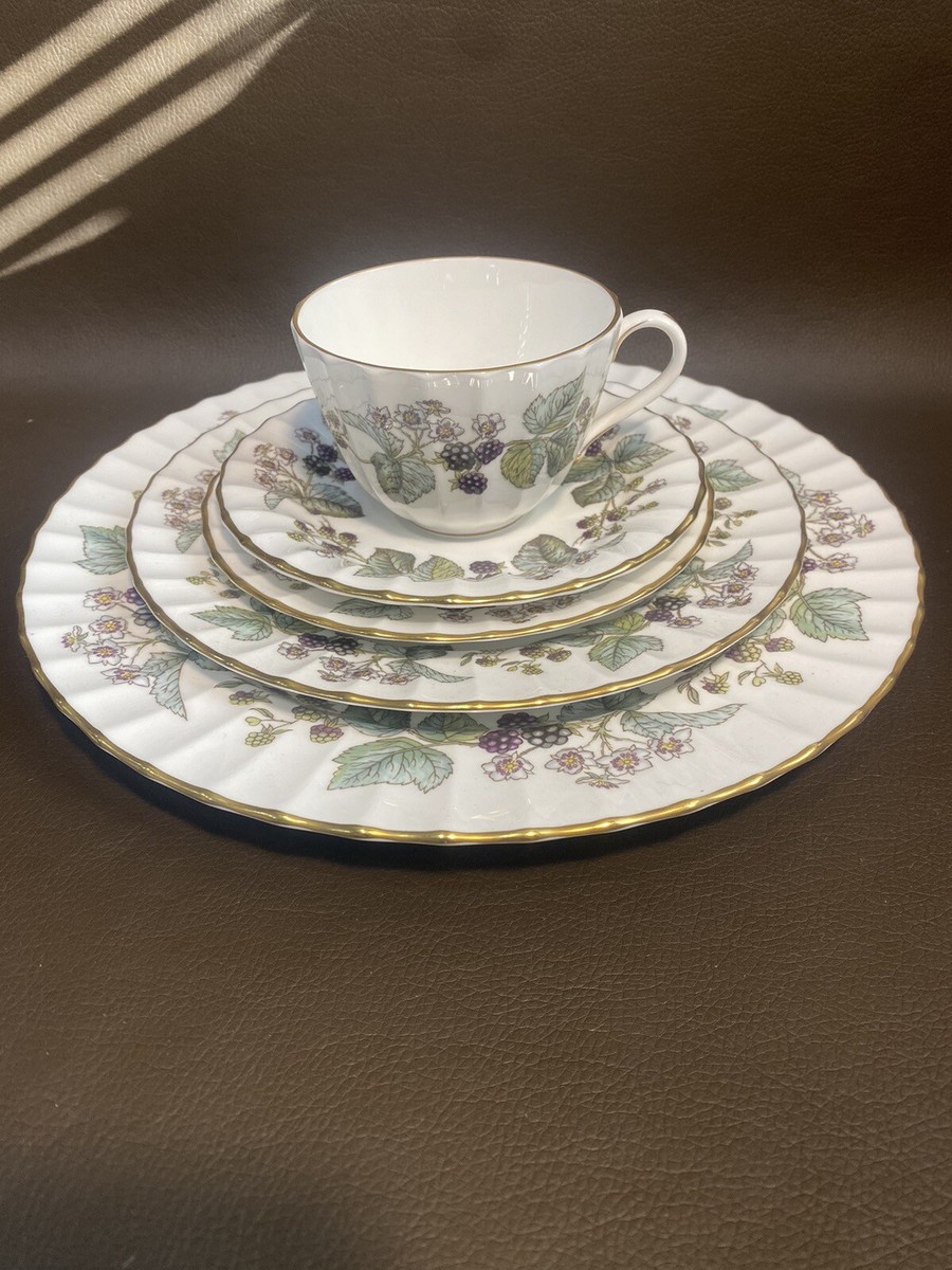 英国製 ROYAL WORCESTER【Lavinia】グレービーボートセット 英国製 ROYAL WORCESTER【Lavinia】グレービーボートセット
