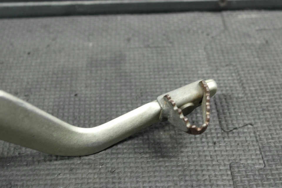 Yamaha YZ125 2002 OEM juego trasero derecho pedal freno 4Xm-27200-21-00 Foto 2 de 4