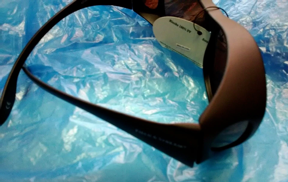 FIELD & STREAM POLARIZED SUNGLASSES*FITS OVER EYEWEAR*SIZE M/L GLASSES & CASE - Image 3 of 4