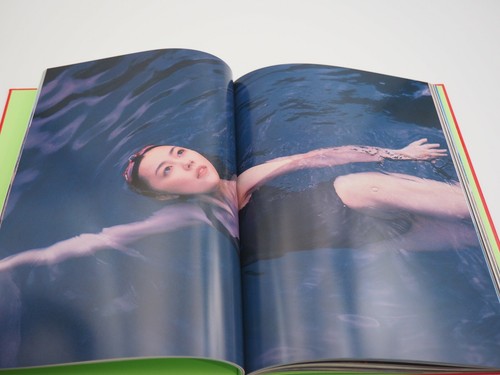 G1-85 Photo Book - Yoshino Kimura "VeNUS" Very Good condition - Picture 7 of 12