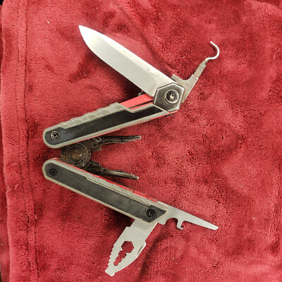   Real Avid AVGTMAX Gun Max Grey Plier Folding Knife Multi-Tool read