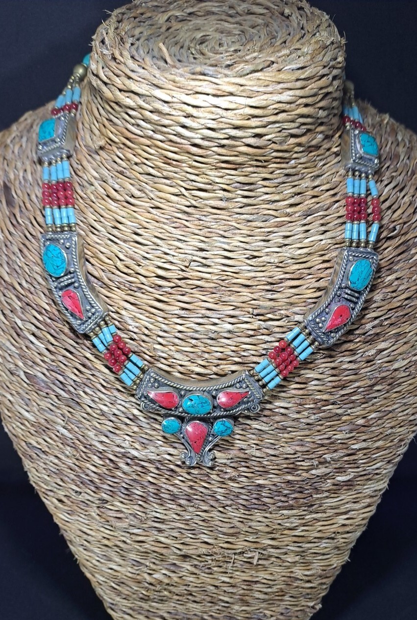 Collier tibétain en pierres naturelles à porter au quotidien pour un style ethnique unique
