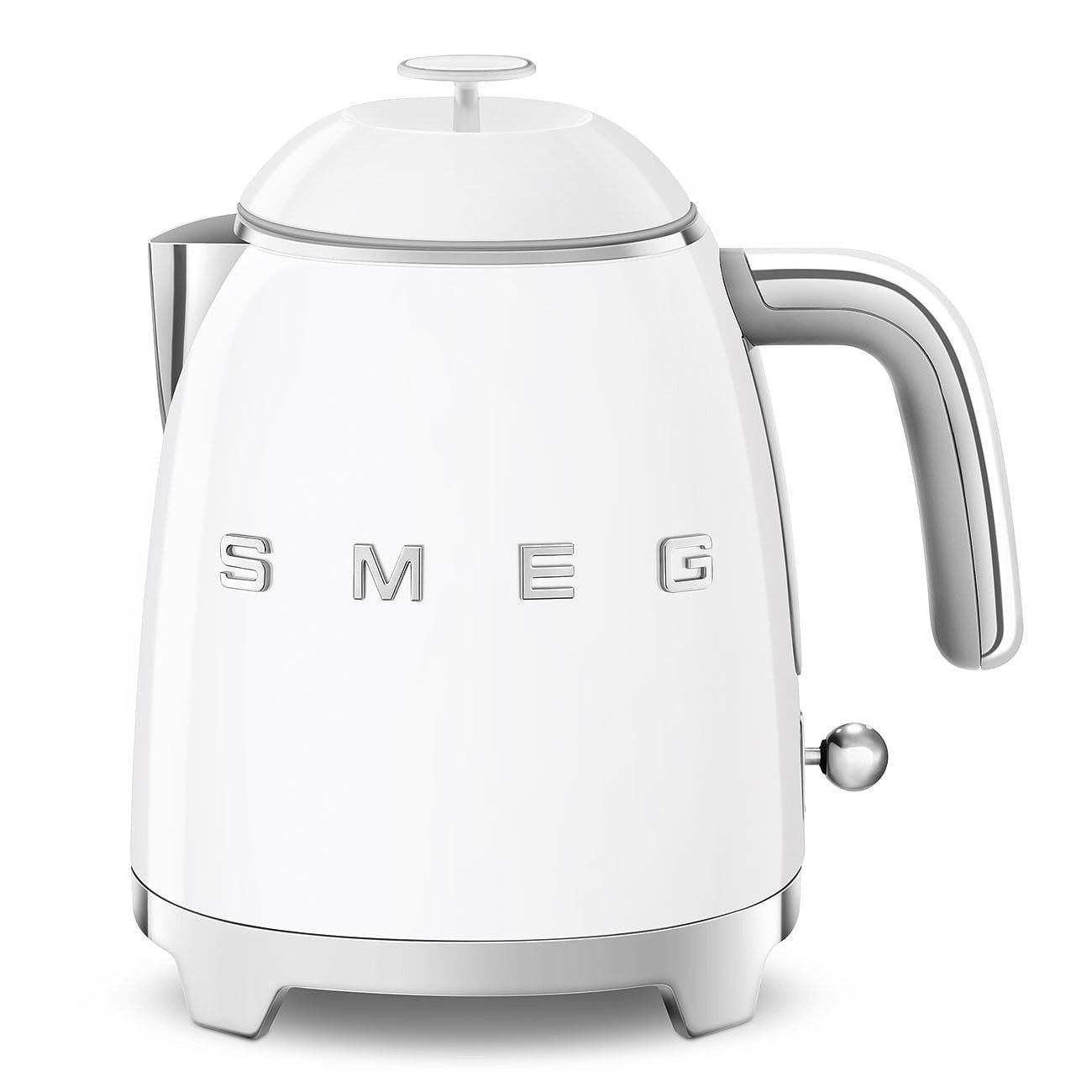 Bouilloire SMEG blanche anti-gaspillage d'eau chaude idéale pour cuisine compacte