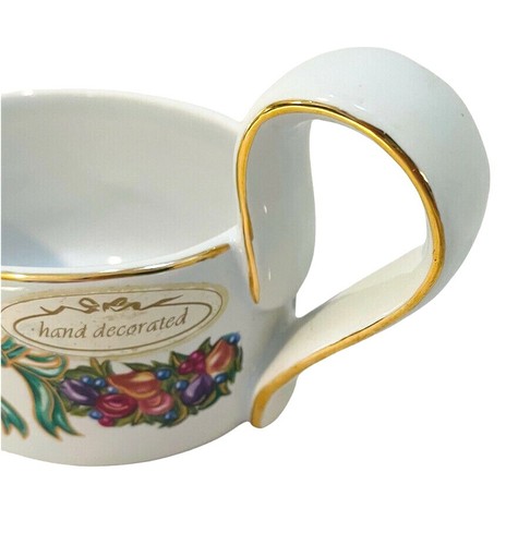 Claire Burke Christmas Serving Bowls 8.5” x 5 x 2.5” & Gravy Boat 7” x 3”x 3.25” - Picture 11 of 12