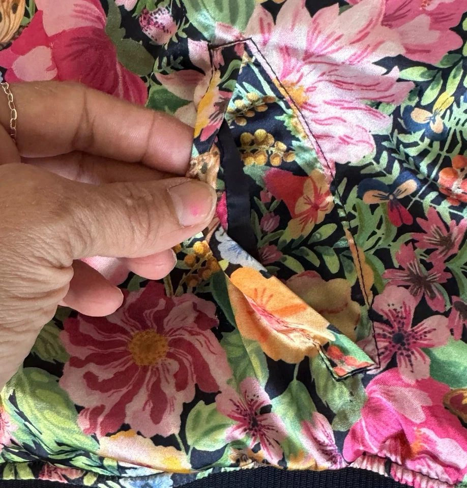 Chaqueta H&M Angela McKay Colaboración Niñas Talla 20/14Y+ Multicolor Floral Satén Bombardero Foto 2 de 4