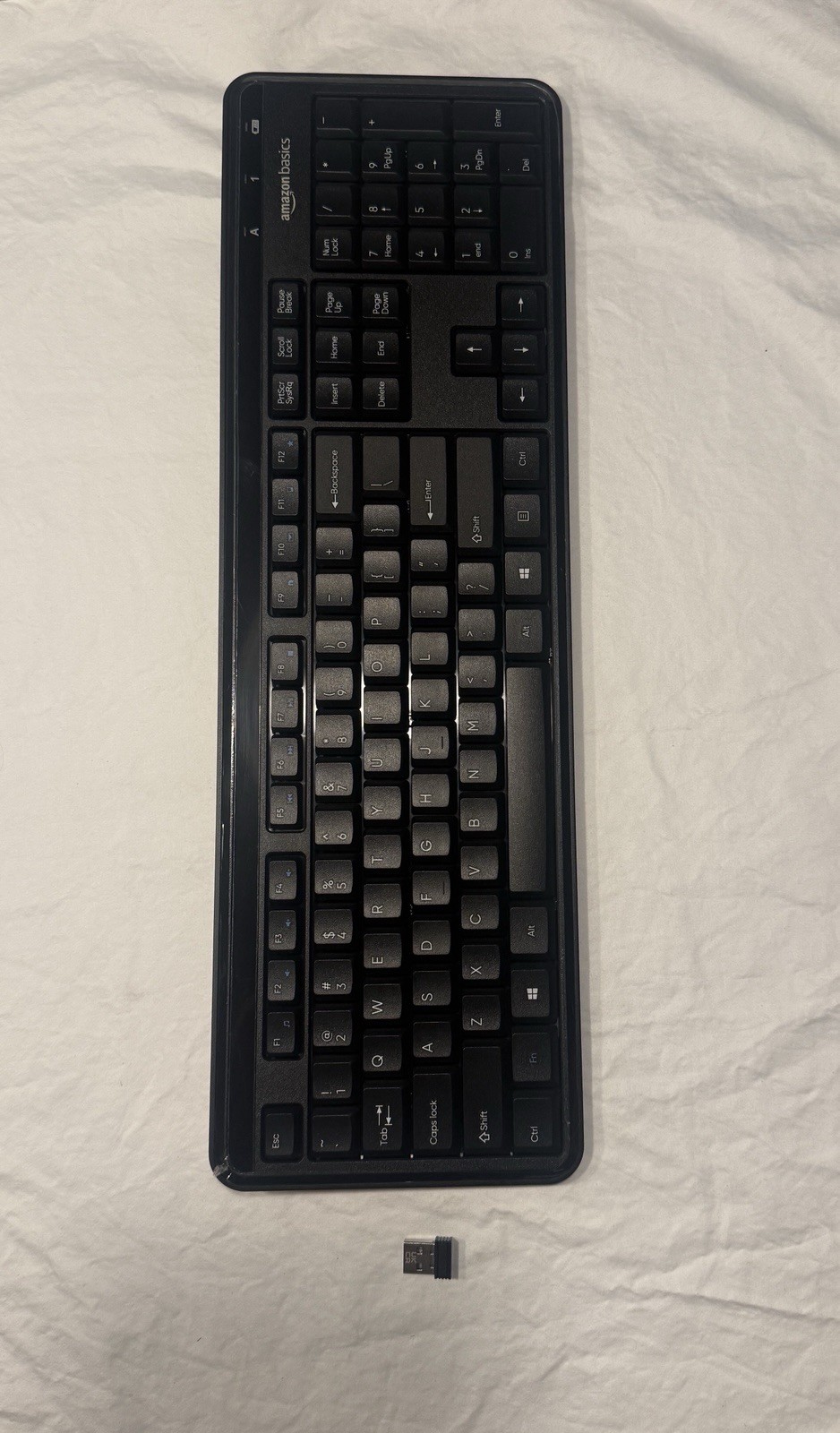 AmazonBasics Wireless Keyboard + Plug & Play USB Receiver Bl