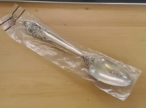 WALLACE GRAND BAROQUE STERLING SILVER SERVING SPOON 8 1/2" SEALED SELLING AS IS