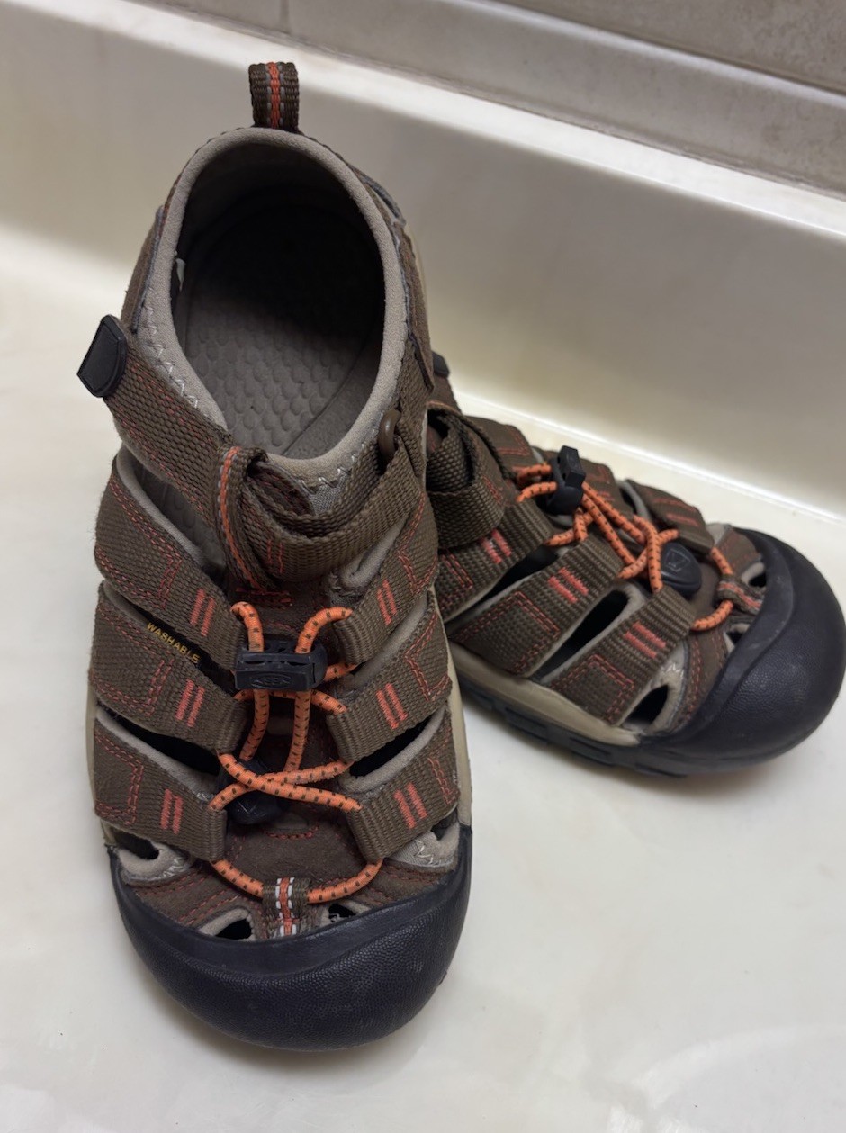 Scarpa da acqua per bambini KEEN Newport H2 taglia 2 marrone punta in gomma lacci arancioni