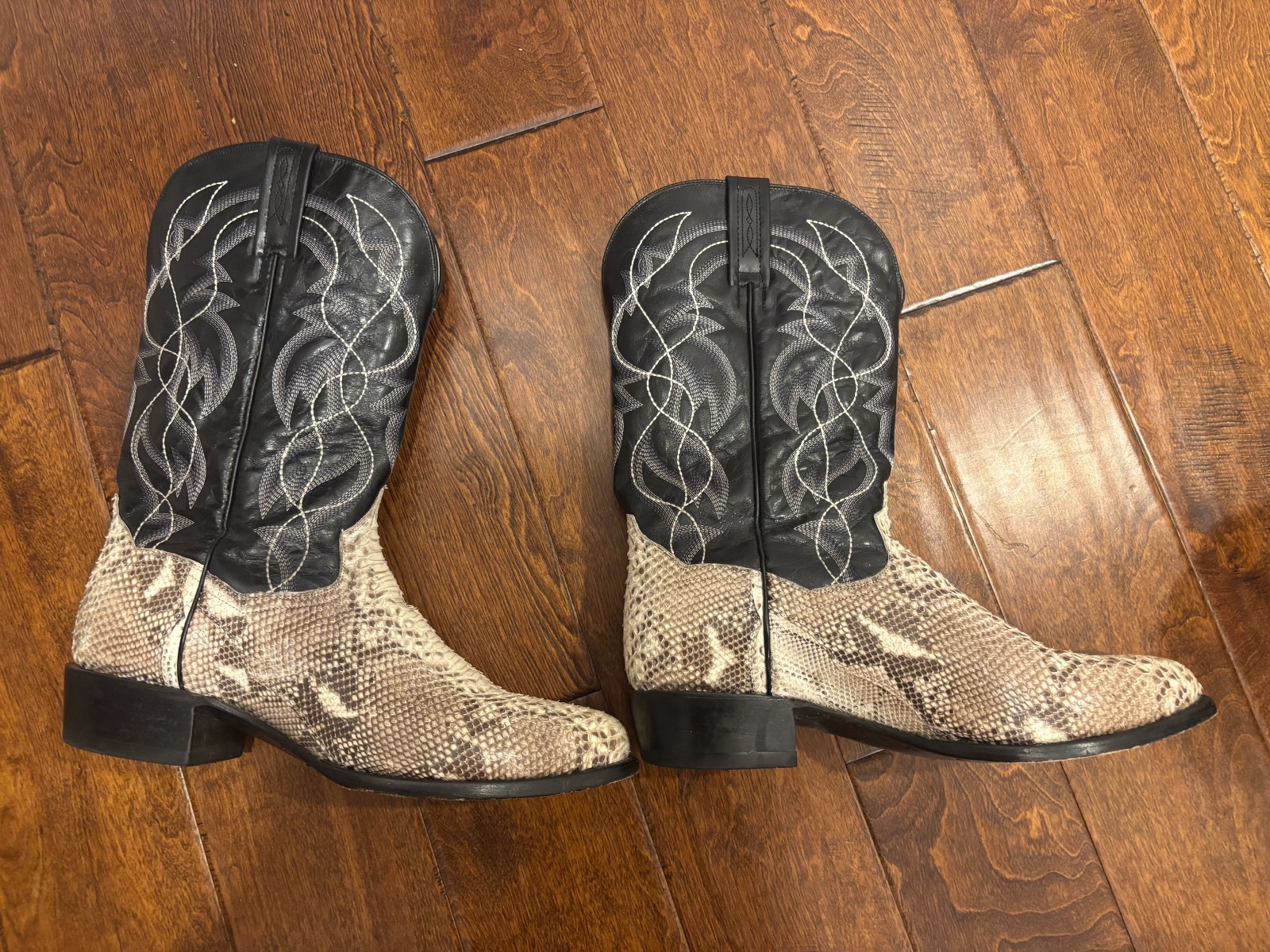 MANNING GENUINE LEATHER PYTHON COWBOY BOOTS - image 5
