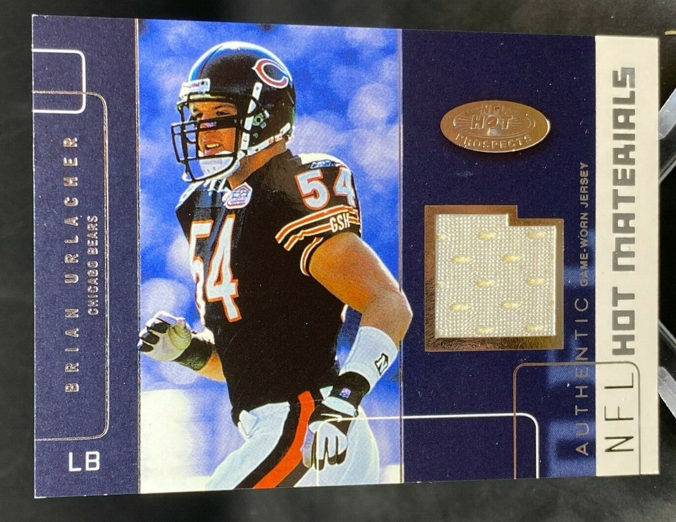 BRIAN URLACHER 2002 Fleer NFL HOT PROSPECTS MATERIALS BEARS JERSEY HM-BU (A)