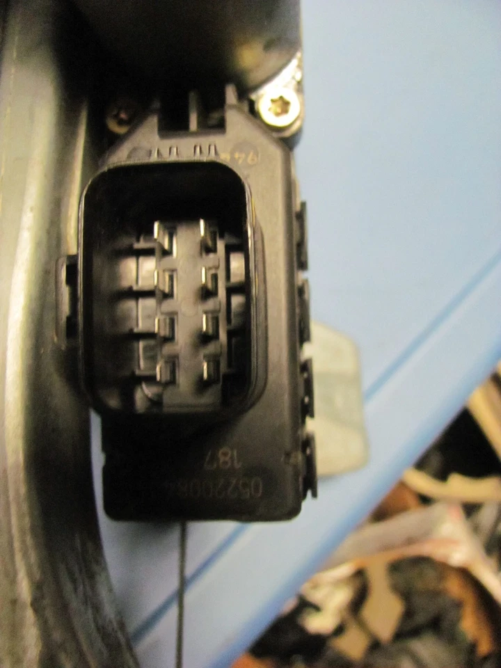 Motor ventana delantera izquierda Jaguar XJ8 XJR SUPER V8 VANDEN PLAS 2004 05 06 07 2008  Foto 2 de 2