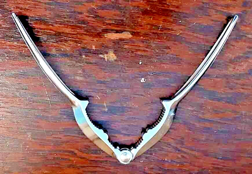 New Winco 6 in. Double Claw Commercial Chrome Crab Lobster Nut Shell Cracker - Image 2 of 3