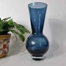 Darlington Blue Glass Vase 22cm Tall Heavy Crystal? Retro Contemporary Style