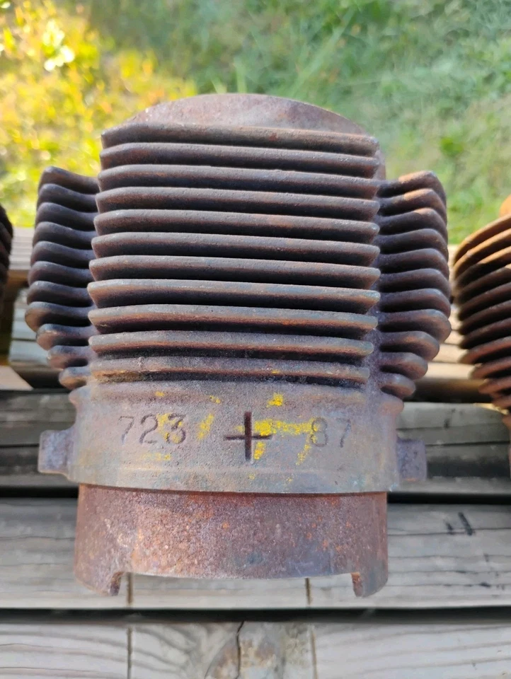 Комплект из 4 цилиндров двигателя 1960-х Chevrolet Corvair. Требуется ремонт от оригинального производителя - Изображение 4 из 4