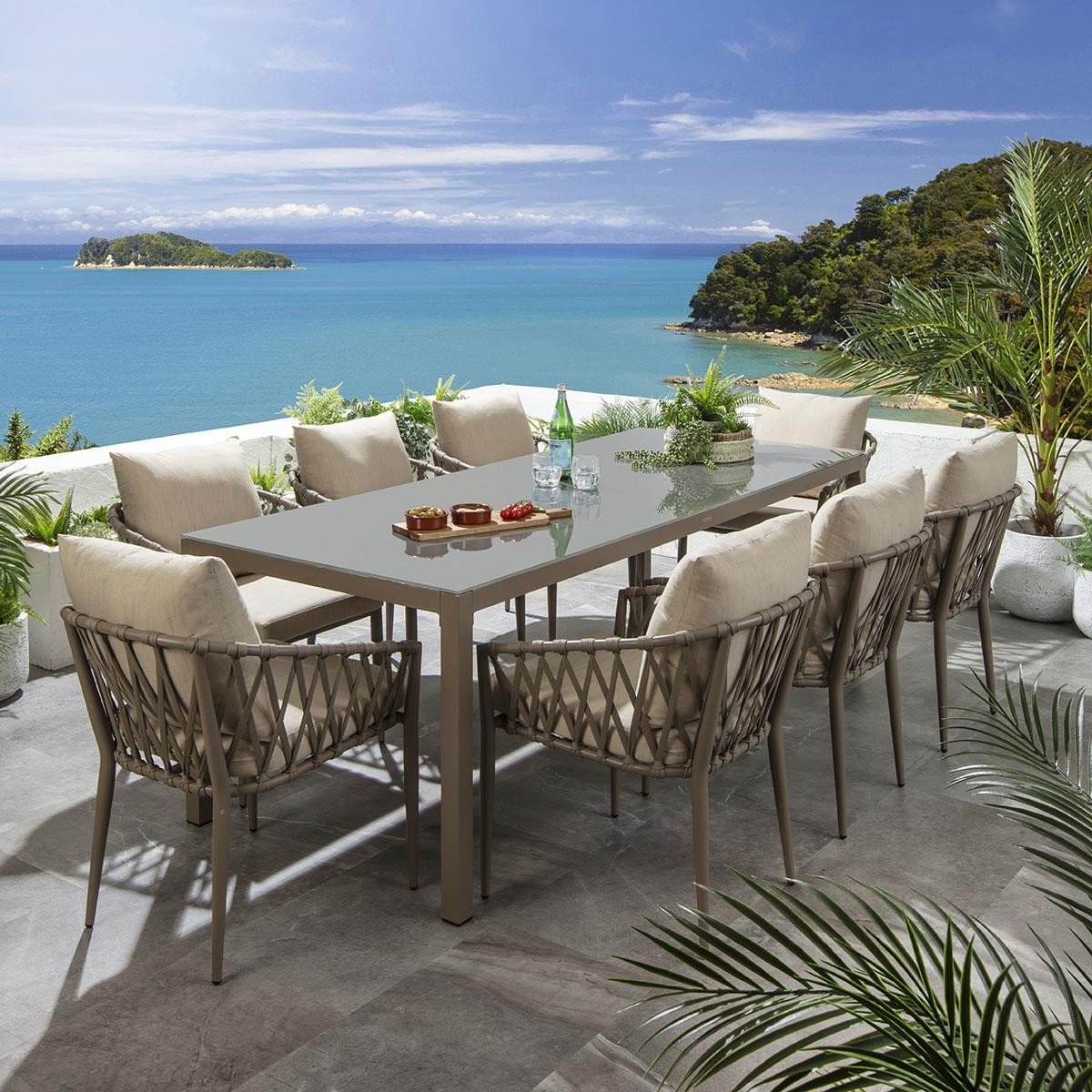 Modern Seat Glass Garden Table and Chairs Dining Set Aluminium